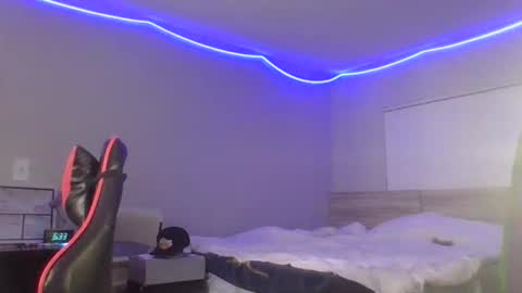 pierceddhabibi online show from November 2025 02:33:01 AM