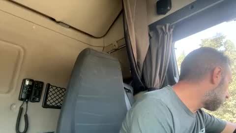 Snapshot of pierotu chatting on September 2025 08:16:01 AM pierotu online show from September 2025 08:16:01 AM