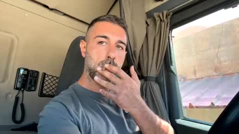 Snapshot of pierotu chatting on September 2025 10:06:01 AM pierotu online show from September 2025 10:06:01 AM