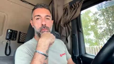 Snapshot of pierotu chatting on September 2025 11:58:01 AM pierotu online show from September 2025 11:58:01 AM