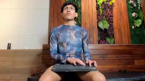 Snapshot of pierre_leroy_ chatting on July 2026 03:42:01 AM Pierre Leroy online show from July 2026 03:42:01 AM