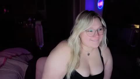 Piggy Rose online show from March 2026 12:18:01 AM