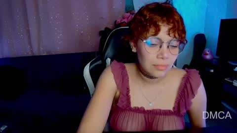 Snapshot of piixiie_d_oll chatting on July 2026 04:19:02 AM Andrea G online show from July 2026 04:19:02 AM
