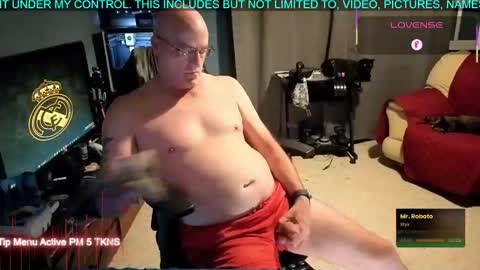 Snapshot of pilot_dave_69 chatting on September 2025 05:12:01 AM Dave online show from September 2025 05:12:01 AM