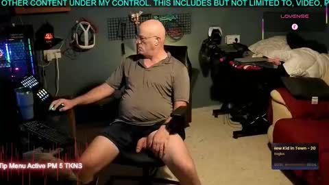 Snapshot of pilot_dave_69 chatting on October 2025 05:24:01 AM Dave online show from October 2025 05:24:01 AM