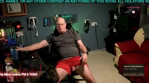 Snapshot of pilot_dave_69 chatting on November 2025 05:06:01 AM Dave online show from November 2025 05:06:01 AM