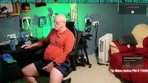 Snapshot of pilot_dave_69 chatting on November 2025 06:34:01 AM Dave online show from November 2025 06:34:01 AM