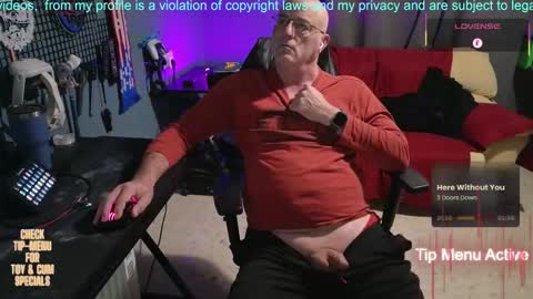 Snapshot of pilot_dave_69 chatting on December 2025 04:42:02 AM Dave online show from December 2025 04:42:02 AM