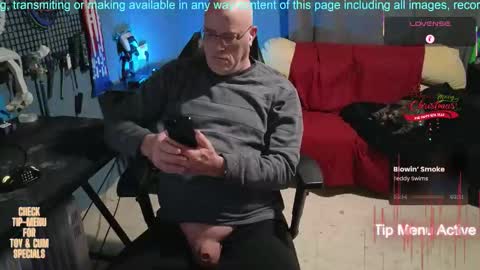 Snapshot of pilot_dave_69 chatting on December 2025 04:21:01 AM Dave online show from December 2025 04:21:01 AM