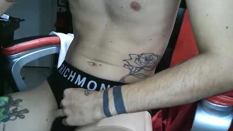 Snapshot of pils001 chatting on September 2025 09:37:01 PM Pils online show from September 2025 09:37:01 PM