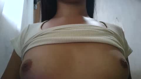 Snapshot of pinay_girlie chatting on January 2026 08:52:01 AM Girlie online show from January 2026 08:52:01 AM