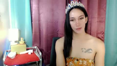 lucyLove online show from May 2026 03:02:01 AM