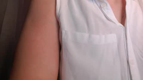       online show from October 2025 06:28:01 AM