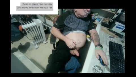 Snapshot of pini_z chatting on December 2024 04:38:01 PM pini_z online show from December 2024 04:38:01 PM