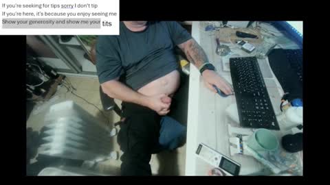 Snapshot of pini_z chatting on December 2024 07:53:02 PM pini_z online show from December 2024 07:53:02 PM