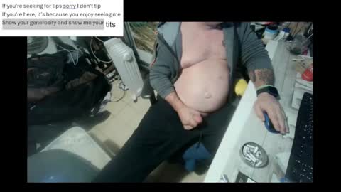 Snapshot of pini_z chatting on January 2025 05:37:01 PM pini_z online show from January 2025 05:37:01 PM