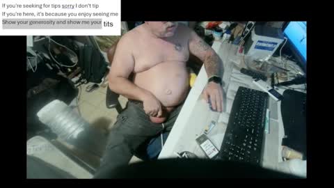 Snapshot of pini_z chatting on January 2025 06:59:01 PM pini_z online show from January 2025 06:59:01 PM