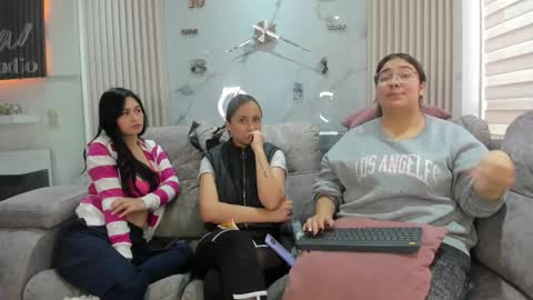 pink_as online show from February 2026 01:18:02 PM