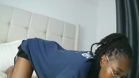 PinkyAura online show from January 2026 08:01:02 PM