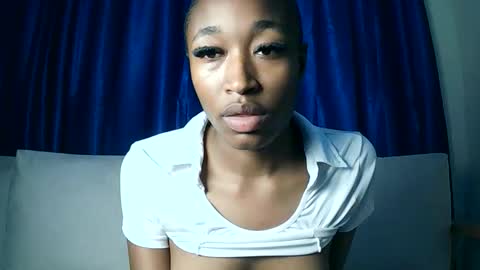 Snapshot of pinkaura_ chatting on June 2026 07:57:02 PM PinkyAura online show from June 2026 07:57:02 PM