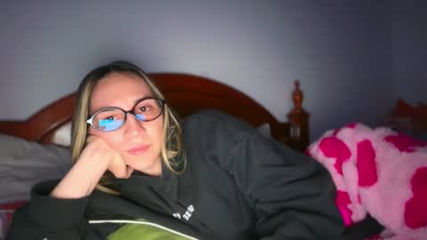 Pinkilola online show from June 2026 11:18:02 PM