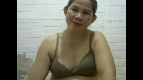 Snapshot of pinkishpusiemom18 chatting on January 2025 10:43:02 AM pinkishpusiemom18 online show from January 2025 10:43:02 AM