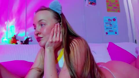 Mila online show from February 2026 09:52:01 PM