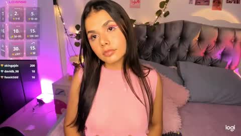 Snapshot of pinkpantherr_ chatting on December 2024 01:25:01 AM Sarah .. online show from December 2024 01:25:01 AM