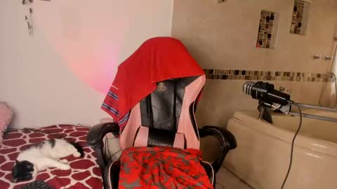 Sarah .. online show from April 2026 05:16:02 PM