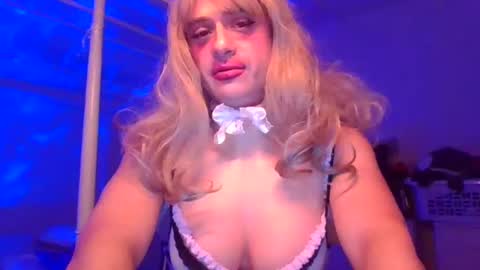 Snapshot of pinkpillbambi chatting on February 2025 05:05:02 AM pinkpillbambi online show from February 2025 05:05:02 AM