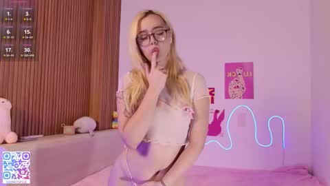 Snapshot of pinky__binky chatting on September 2025 02:38:02 AM Pinky online show from September 2025 02:38:02 AM