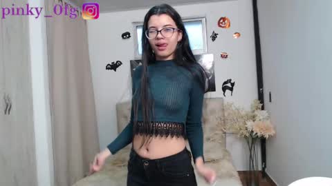 Snapshot of pinky_f00x chatting on October 2025 10:11:01 PM pinky_f00x online show from October 2025 10:11:01 PM