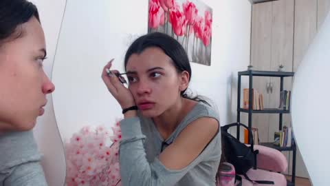 pinky_f00x online show from April 2026 07:25:01 PM