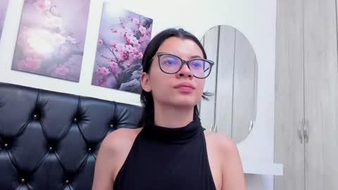 Snapshot of pinky_f00x chatting on June 2026 07:25:02 PM pinky_f00x online show from June 2026 07:25:02 PM
