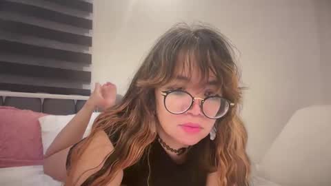 Snapshot of pinkyrosexx chatting on June 2026 11:49:01 PM Rose online show from June 2026 11:49:01 PM