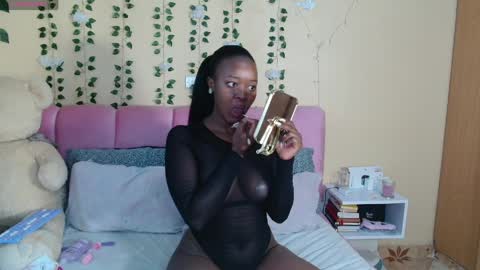 Snapshot of pinkysmiles chatting on March 2026 02:00:01 PM Pinky online show from March 2026 02:00:01 PM