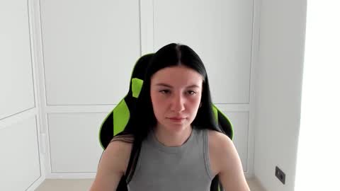 Snapshot of piper_smilee chatting on May 2026 06:18:01 AM Piper online show from May 2026 06:18:01 AM