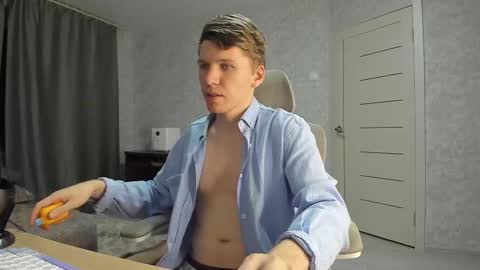 Pierre online show from November 2025 04:40:02 PM