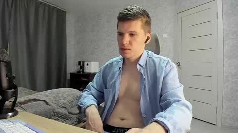 Snapshot of pirremeow chatting on May 2026 07:37:02 AM Pierre online show from May 2026 07:37:02 AM