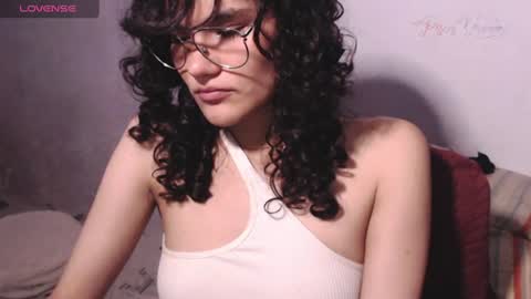 Snapshot of piscis_dreams chatting on July 2026 02:31:01 PM PiscisDreams online show from July 2026 02:31:01 PM