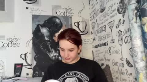 Caroline online show from May 2026 02:33:01 PM