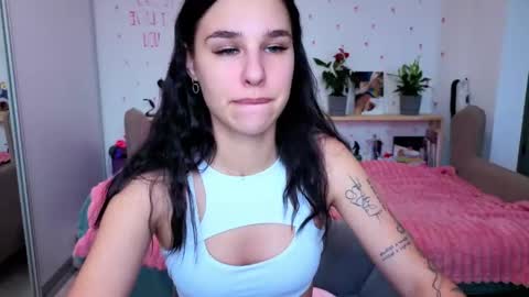 Snapshot of pixie_molly chatting on June 2026 08:58:02 AM Molly online show from June 2026 08:58:02 AM
