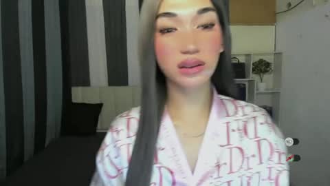 pixiedoll_ online show from June 2026 05:45:02 PM