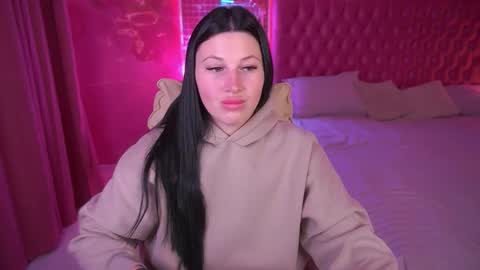 pixiehott online show from February 2026 09:02:01 PM