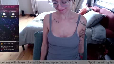 Snapshot of plantbabeee chatting on January 2025 08:01:01 PM Plantbabeee online show from January 2025 08:01:01 PM