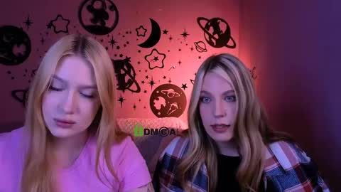 Snapshot of playful_sophie chatting on May 2026 07:10:01 PM Sophie online show from May 2026 07:10:01 PM