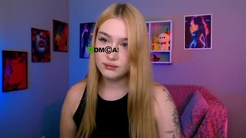 Snapshot of playful_sophie chatting on May 2026 07:12:01 PM Sophie online show from May 2026 07:12:01 PM