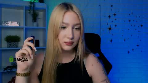 Snapshot of playful_sophie chatting on May 2026 07:21:01 PM Sophie online show from May 2026 07:21:01 PM