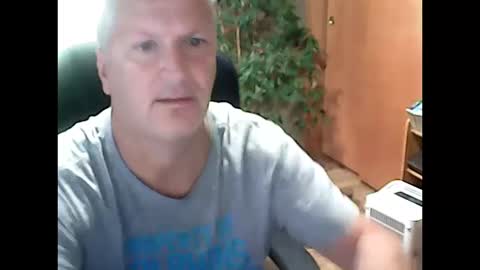 Snapshot of playfulguy4fun chatting on October 2025 04:18:01 PM playfulguy4fun online show from October 2025 04:18:01 PM