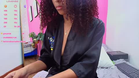 Snapshot of playfuljust_18 chatting on January 2025 10:26:01 PM SAMARA online show from January 2025 10:26:01 PM